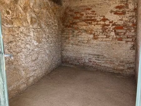 ? local de stockage 5 m² – centre de sillé-le-guillaume