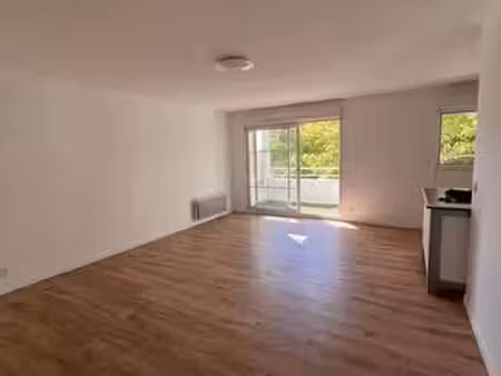 location appartement 3 pièces à séné (56860) : à louer 3 pièces / 69m² séné