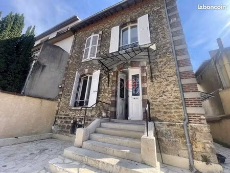 maison 8 pièces 164 m²