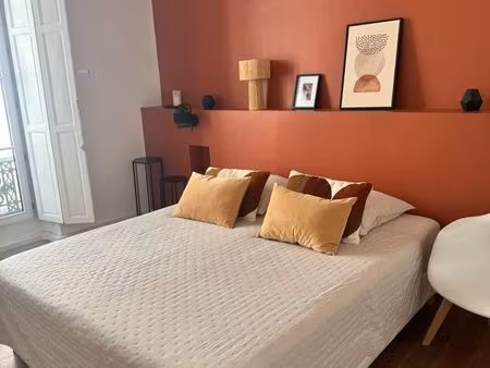à louer – magnifique t3 meublé de 55 m² – écusson de nîmes - meublé