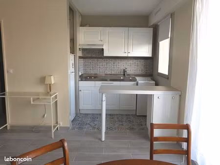 studio meublé 22 m2 à suresnes