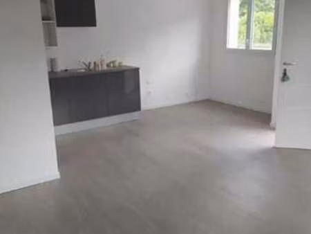 location maison à avensan (33480) : à louer / 70m² avensan