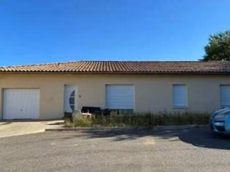 location maison à lamothe-landerron (33190) : à louer / 156m² lamothe-landerron