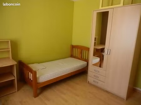 chambre meublée étudiant (e)