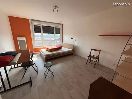 studio 1 pièce 27 m²