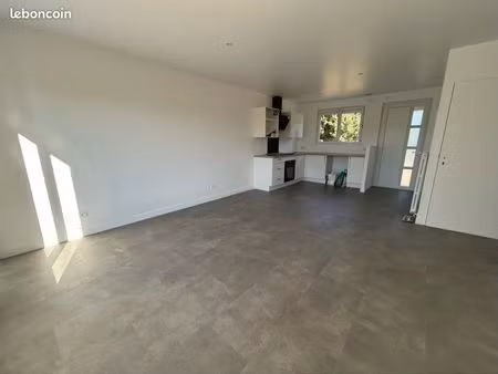 maison 3 chambres avec garage à louer