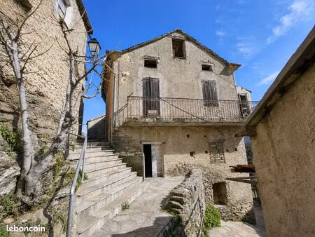 authentique maison de village à renover