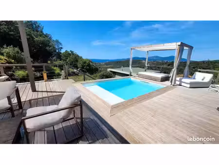 villa à louer à l'année 200m2 vue mer piscine jacuzzi 4 suites parentales