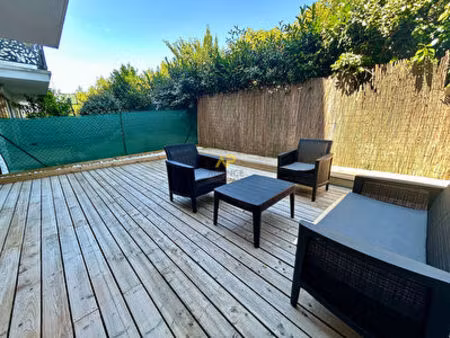 studio meuble avec terrasse