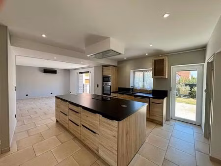 maison familiale de 170 m² entièrement rénovée avec goût - pougues-les-eaux - 3 chambres -