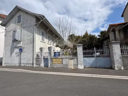 immeuble de rapport idéalement situé à vic-en-bigorre - rentabilité immédiate