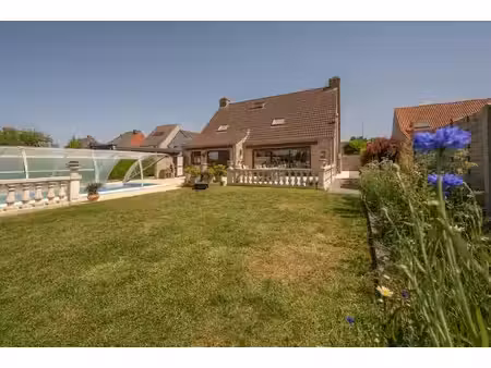 villa met 5 slaapkamers en zwembad te koop in lissewege