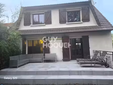 maison à louer de 7 pièces de 135 m²