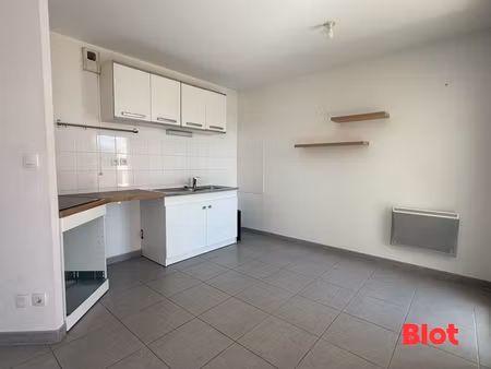 nantes – sainte-thérèse – appartement t3 avec balcon  ascenseur et stationnement.