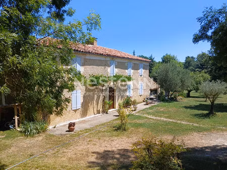 charmante maison de campagne située dans un environnement privilégier à15mn d'auch