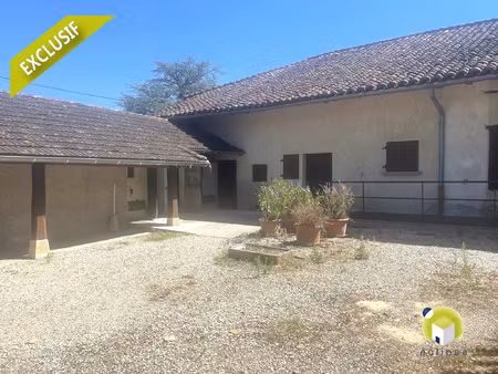 attignat - ferme mitoyenne 90m2 hab. + terrain + nombreuses