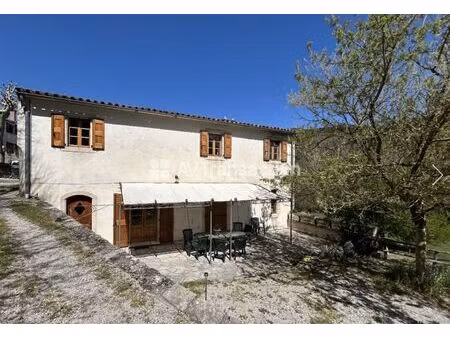 maison 110 m²  piscine sur 6700 m² de jardin
