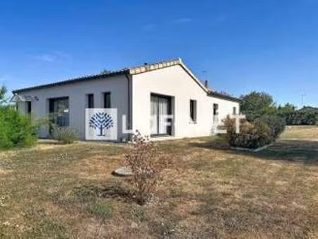 vente maison à lamairé (79600) : à vendre / 121m² lamairé