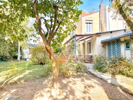 maison de ville 6 pièces 100 m²