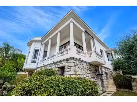 location meublée maison 8 pièces 253.65 m² à nice (06000)  22 500 €