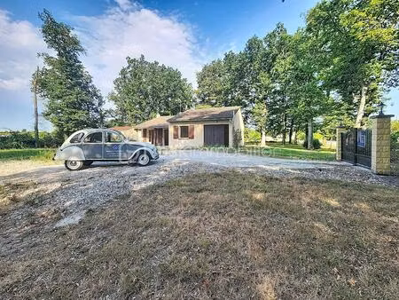 maison traditionnelle de 92 08 m² à la romieu