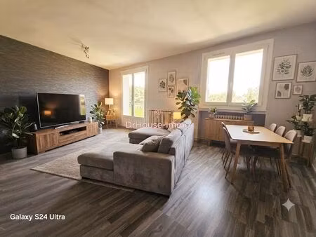 unieux secteur mairie-42240-appartement 68m² 2 chambres + balcon + parking collectif