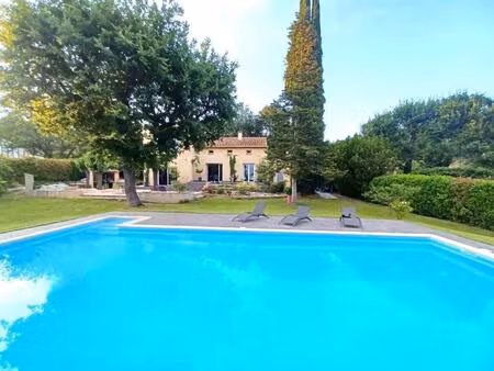 référence : 7055-vcl - maison aux volumes généreux - piscine calme absolu - 13510 eguilles