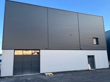 le cannet des maures : batiment 820 m2