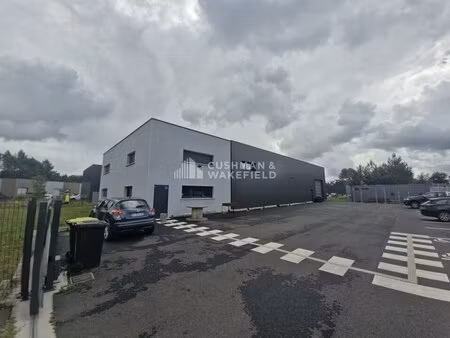 vente local d’activités salaunes 33160 566m²