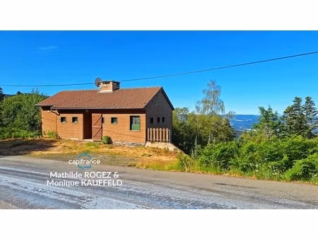 saint-pierre-la-bourlhonne – chalet 56 m² avec vue  à 4 min du col du béal