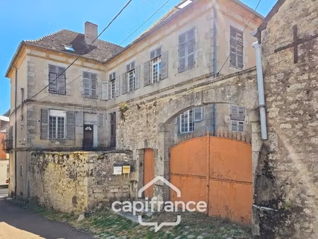 lormes (morvan) – ancien hôtel particulier du xviiiᵉ siècle – 780 m² de caractère à restau