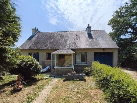 29520 saint goazec maison de 60 m² plain pied avec 2 chambres et vue imprenable. habitable