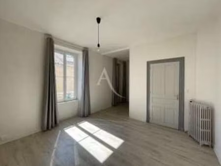 location appartement t1 à fontenay-le-comte (85200) : à louer t1 / 22m² fontenay-le-comte