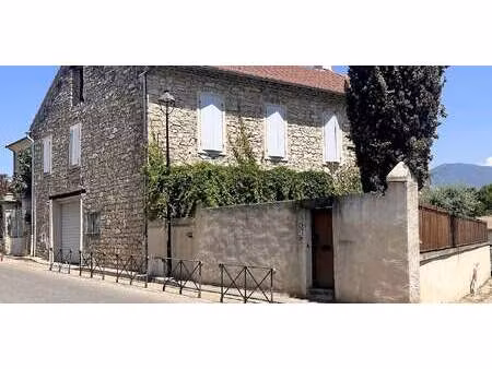 villa avec jardin et terrasse caromb (84)