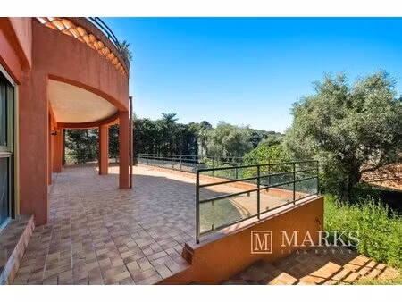 appartement avec terrasse et jardin