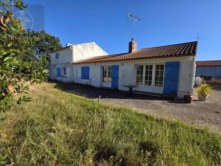 ensemble immobilier au coeur de la campagne sans voisin