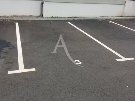 parking / box
