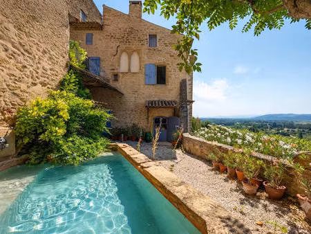 exceptionnelle demeure seigneuriale au cœur de lauris - luberon