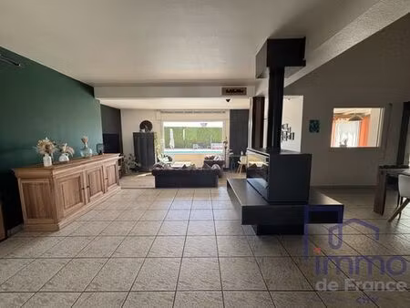 maison de 5 pièces de luxe en vente à veauchette  france