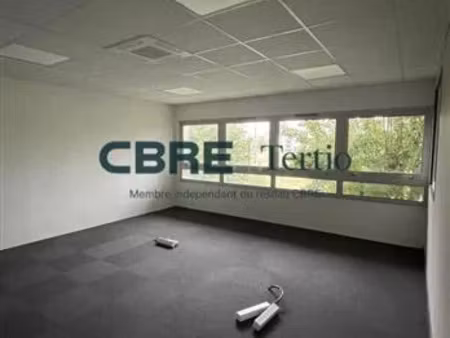 location bureau tours 109 m²