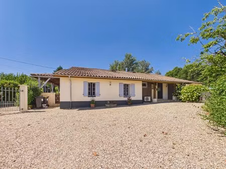 charmante maison et maison d'amis avec piscines privées et terrasses spacieuses