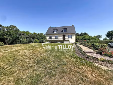 maison individuelle avec grand terrain de 2 500 m²  sous-sol complet et combles aménageabl