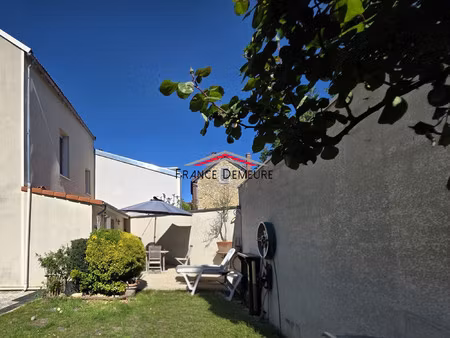 maison de 4 pièces - 3 chambres - cave - jardin