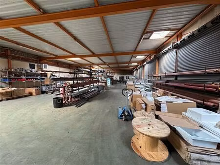 vente local d'activités cergy 1 650 m²