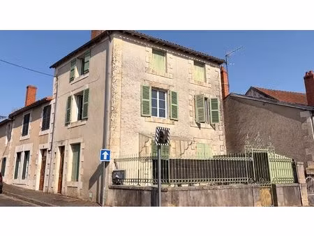 excellente opportunité d'investissement : immeuble comprenant 3 petits appartements destin