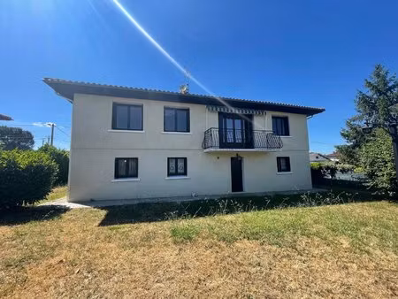 maison de type f4 de 104m2 habitables sur 2 niveaux
