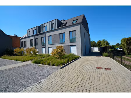 appartement te huur in emblem met 2 slaapkamers