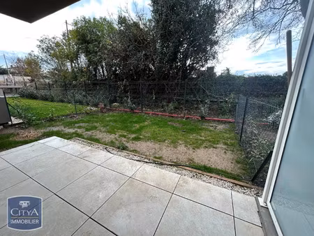 appartement à louer 2 pièces 44.5 m² - fréjus (83) - 810€