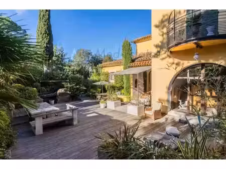 élégante villa-appartement avec vue mer à quelques pas de saint-tropez