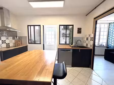 maison rénovée 2 chambres + grenier aménageable à fleuré